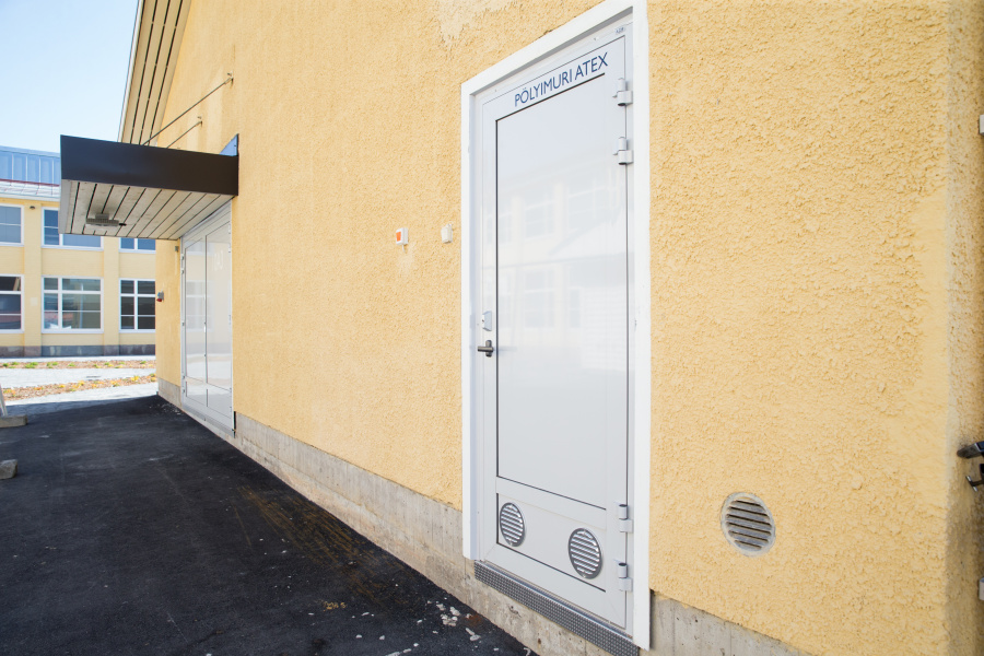 2020: Koulutuskeskus Salpaus, Lahti: metalli ulko-ovi